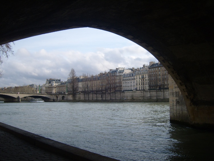 Sous le Pont