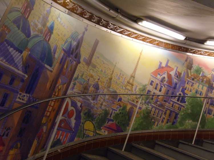 fresque métro abesses